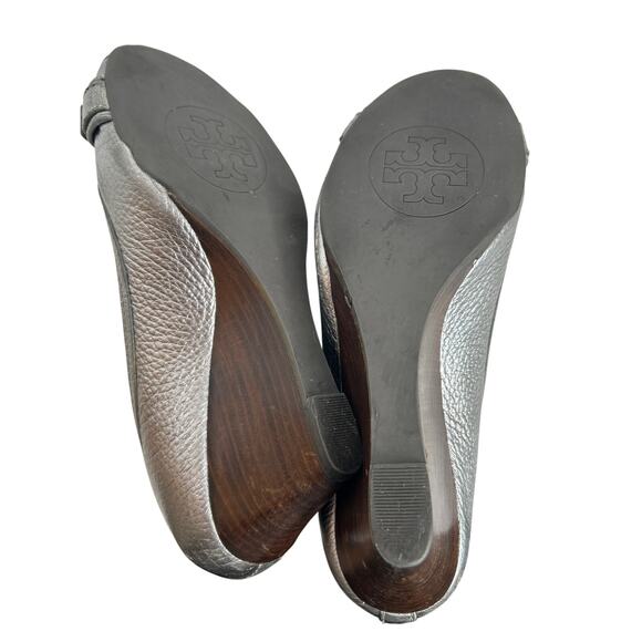 Tory Burch Ambrose Pewter Pebbled Leather Wedge Heels Size ~8-8.5 - Picture 6 of 9